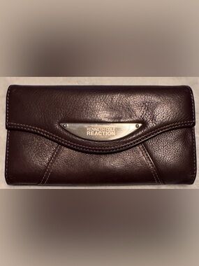 Kenneth Cole Reaction dark brown leather wallet